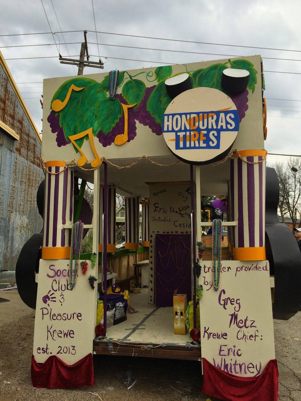 Tradewinds Social Club | restaurant | 2843 W Davis St, Dallas, TX 75211, USA | 2143379075 OR +1 214-337-9075