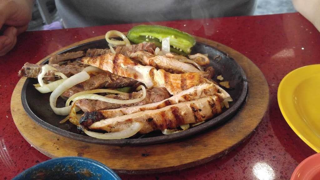 Las Palomas Mexican Grill | restaurant | 12230 W Lake Houston Pkwy, Houston, TX 77044, USA | 3467545025 OR +1 346-754-5025