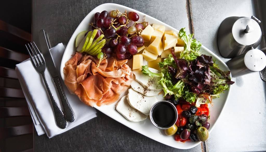 The Classic Diner | restaurant | 16 E Gay St, West Chester, PA 19380, USA | 4849470809 OR +1 484-947-0809