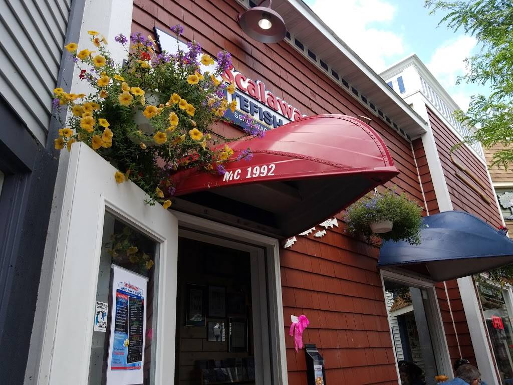 Scalawags Whitefish & Chips | restaurant | 226 E Central Ave, Mackinaw City, MI 49701, USA | 2314367777 OR +1 231-436-7777