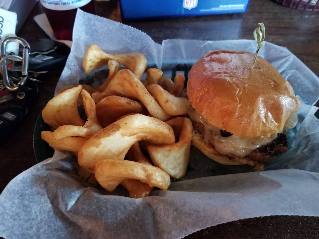 Ellies Place | restaurant | 8421 Veterans Hwy, Millersville, MD 21108, USA | 4109879464 OR +1 410-987-9464