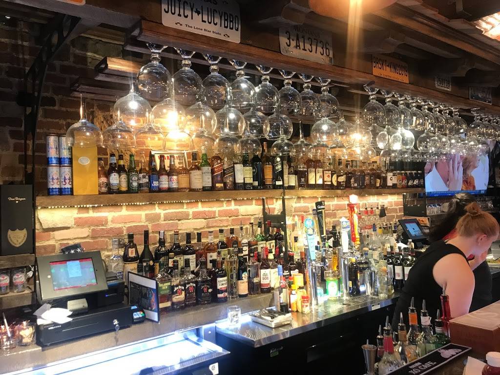 Juicy Lucy BBQ | restaurant | 809 Father Capodanno Blvd, Staten Island, NY 10305, USA | 7189795829 OR +1 718-979-5829