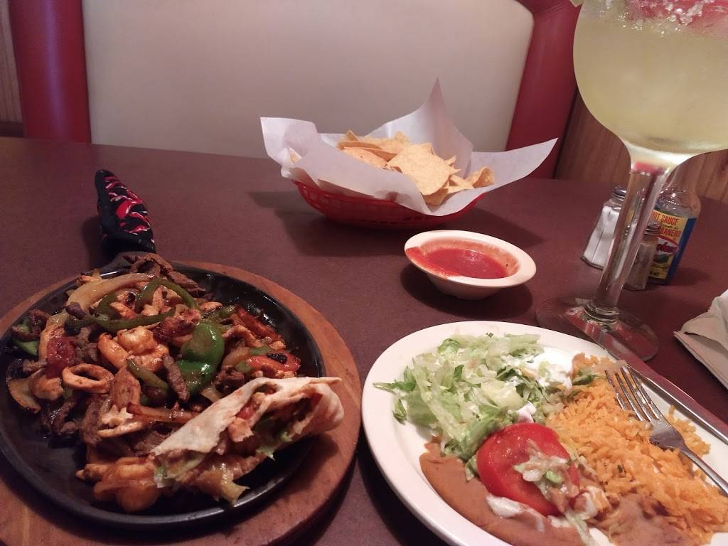 El Rancho | restaurant | 119 N Main St, Stuart, VA 24171, USA | 2766948555 OR +1 276-694-8555