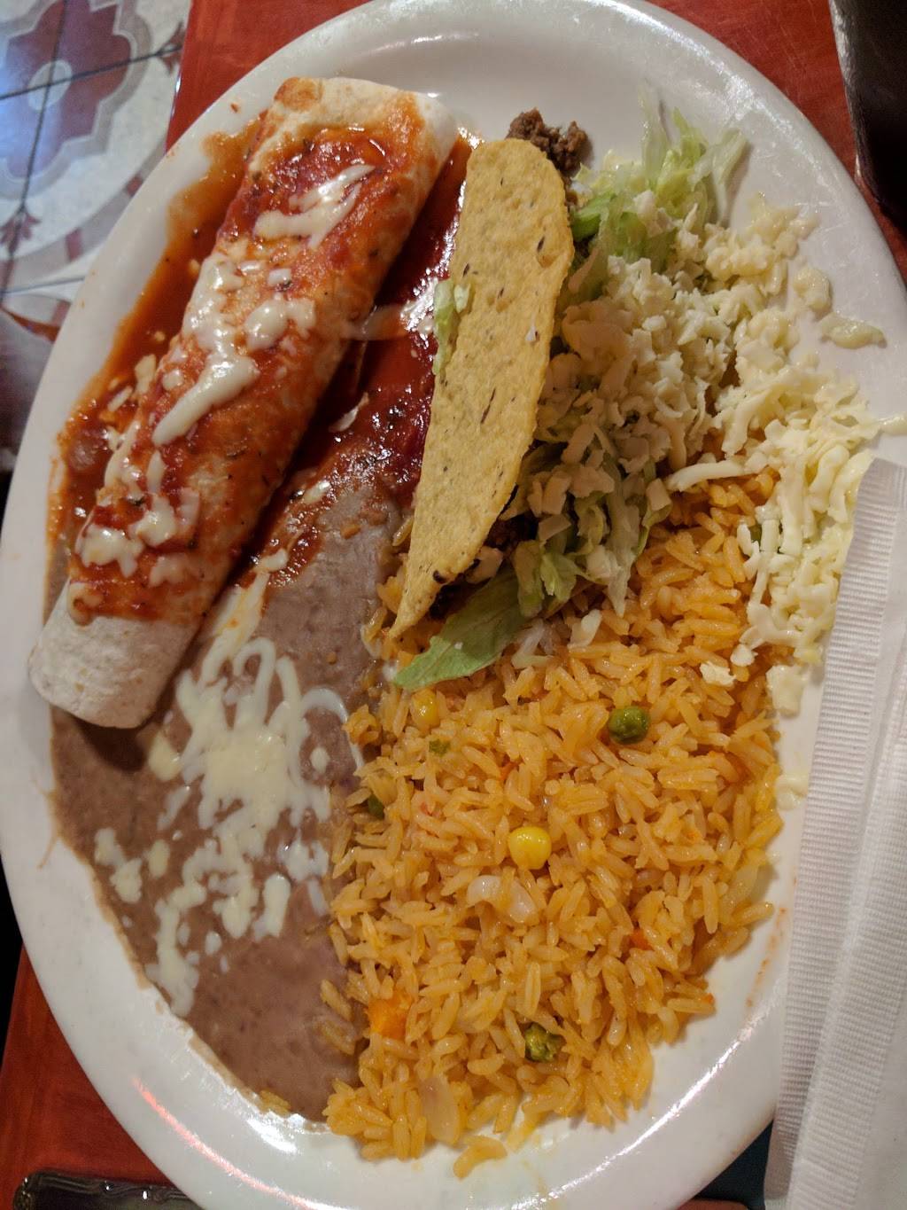 Azteca Mexican Restaurant | restaurant | 34 Western Plaza, Fenton, MO 63026, USA | 6363264949 OR +1 636-326-4949