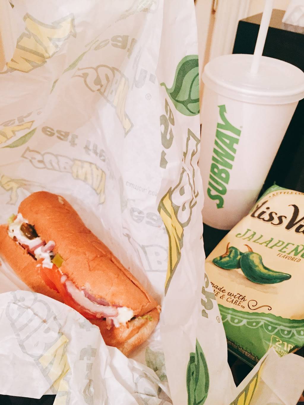 Subway Restaurants | restaurant | 9673 Wilshire Blvd, Beverly Hills, CA 90212, USA | 3102761562 OR +1 310-276-1562