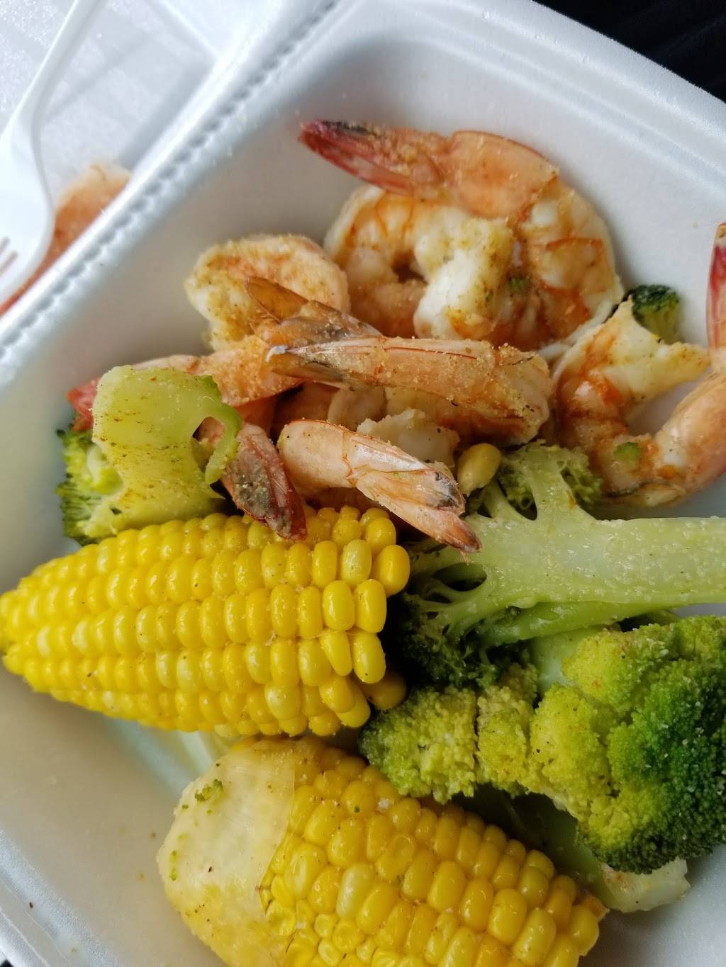 Main Street Fish Market | restaurant | 71 Main St B, Hempstead, NY 11550, USA | 5164832334 OR +1 516-483-2334