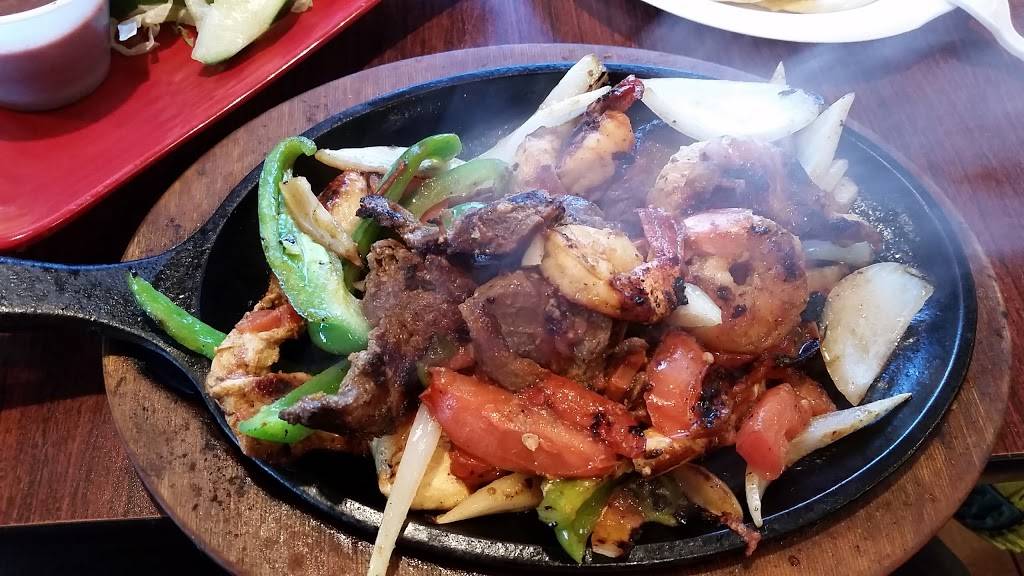 El Comalito | restaurant | 6100 Baltimore Ave, Riverdale, MD 20737, USA | 3018644600 OR +1 301-864-4600