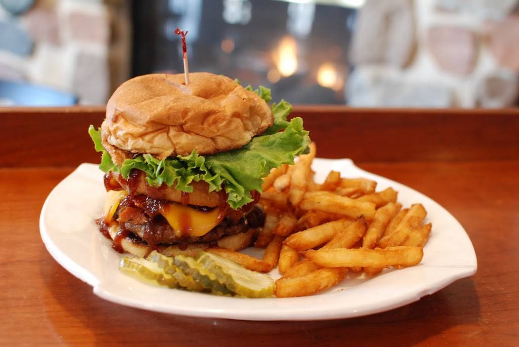 Brewskis Pub & Grill | restaurant | 900 Bruski Dr, Winona, MN 55987, USA | 5074742930 OR +1 507-474-2930