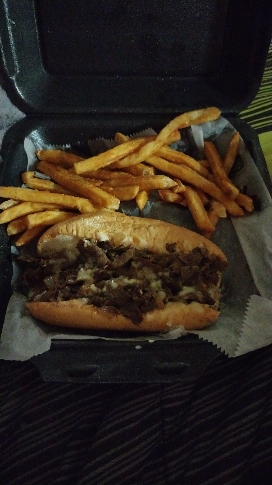 Mojo`s ( famous philly,wings&more) | restaurant | 711 N Pace Blvd, Pensacola, FL 32505, USA | 8507412560 OR +1 850-741-2560