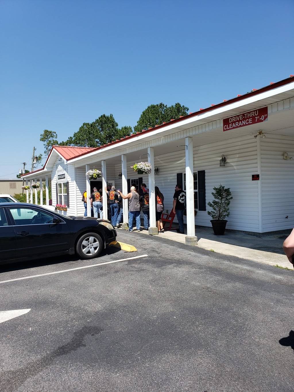 Heritage House | restaurant | 6501 US-90, Moss Point, MS 39563, USA | 2284748450 OR +1 228-474-8450