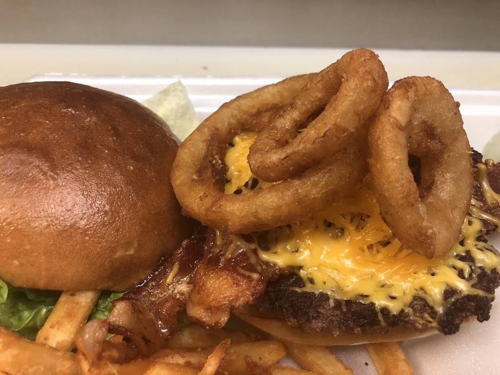 Vees Grill & Coney Island | restaurant | 10500 Chicago Dr, Zeeland, MI 49464, USA | 6167419013 OR +1 616-741-9013