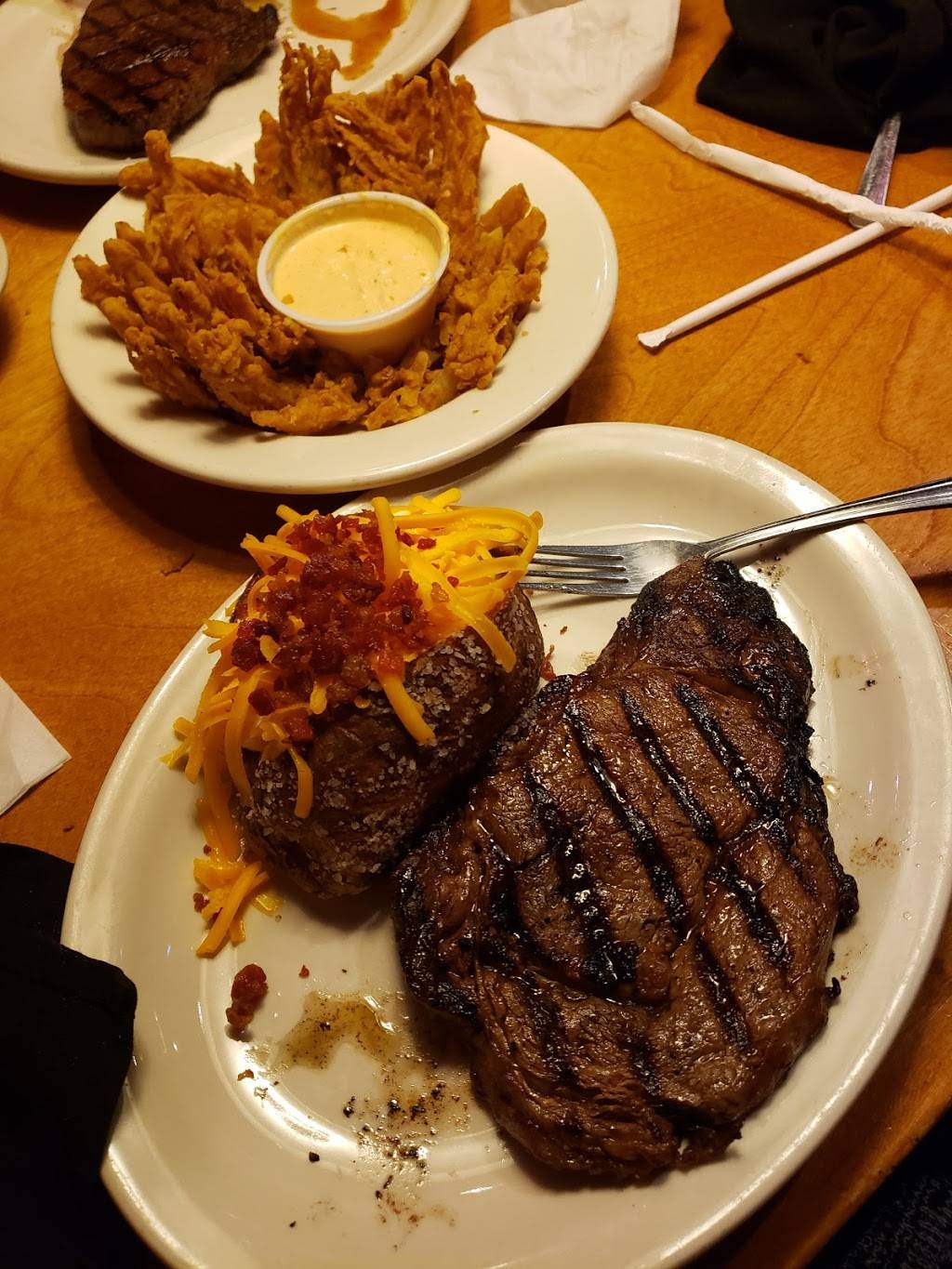 Texas Roadhouse | restaurant | 207 Commerce Dr, Elizabethtown, KY 42701, USA | 2707378801 OR +1 270-737-8801