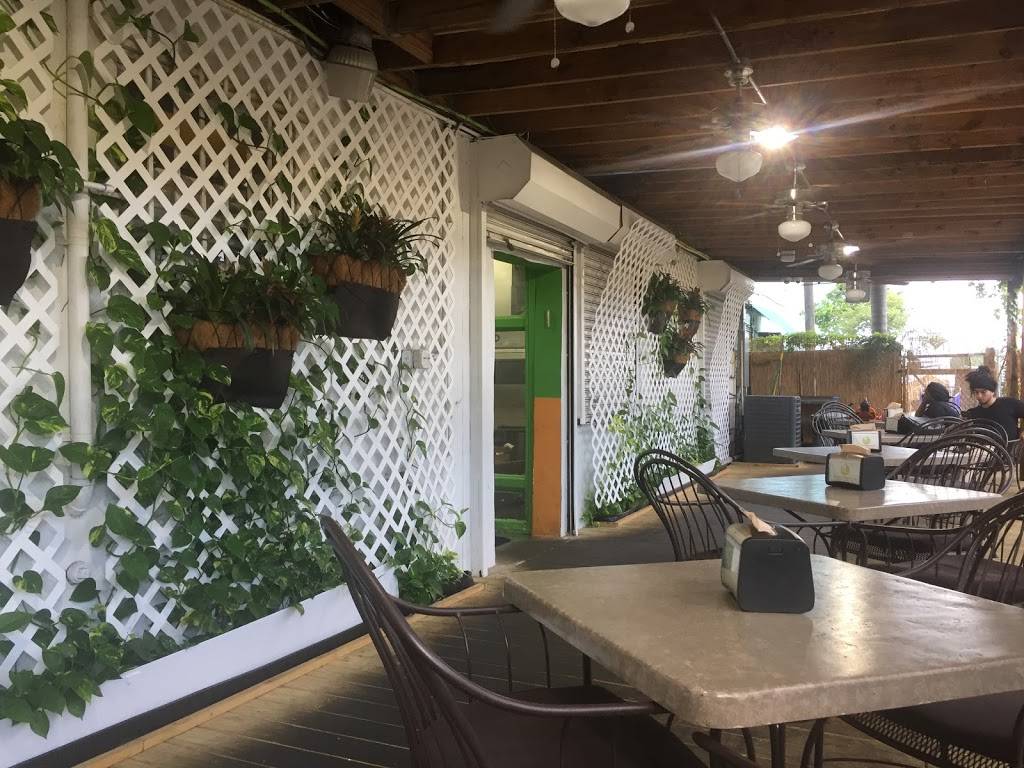 Miami Squeeze | restaurant | 18315 W Dixie Hwy, North Miami Beach, FL 33160, USA | 3059359544 OR +1 305-935-9544