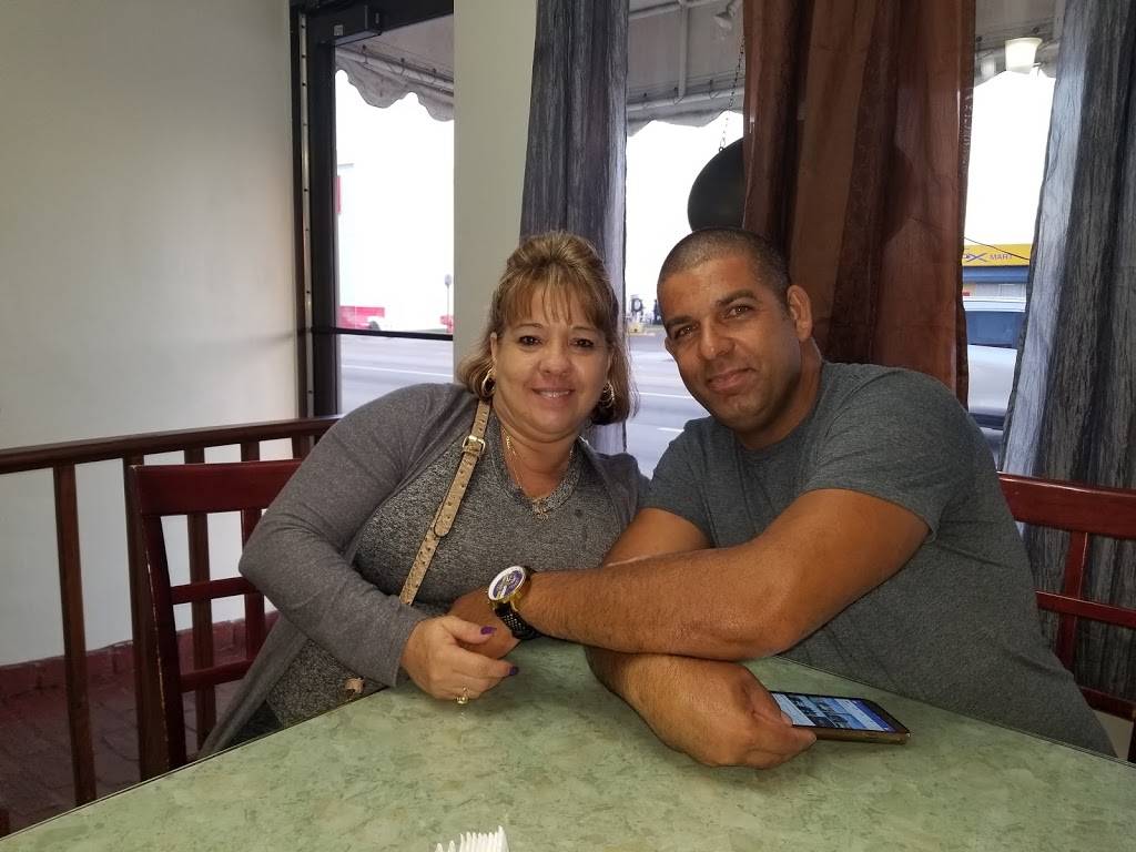 Mamas Pizza | restaurant | 5679 W Flagler St, Coral Gables, FL 33134, USA | 3052691555 OR +1 305-269-1555