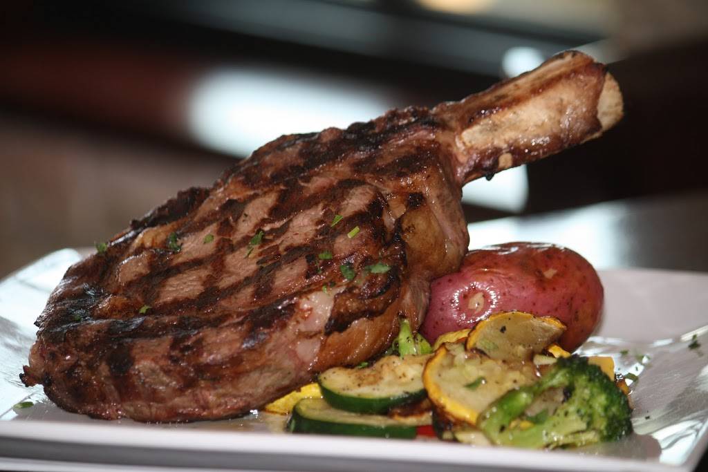 Elliots on the Mile | restaurant | 23 Woodcleft Ave, Freeport, NY 11520, USA | 5163788776 OR +1 516-378-8776