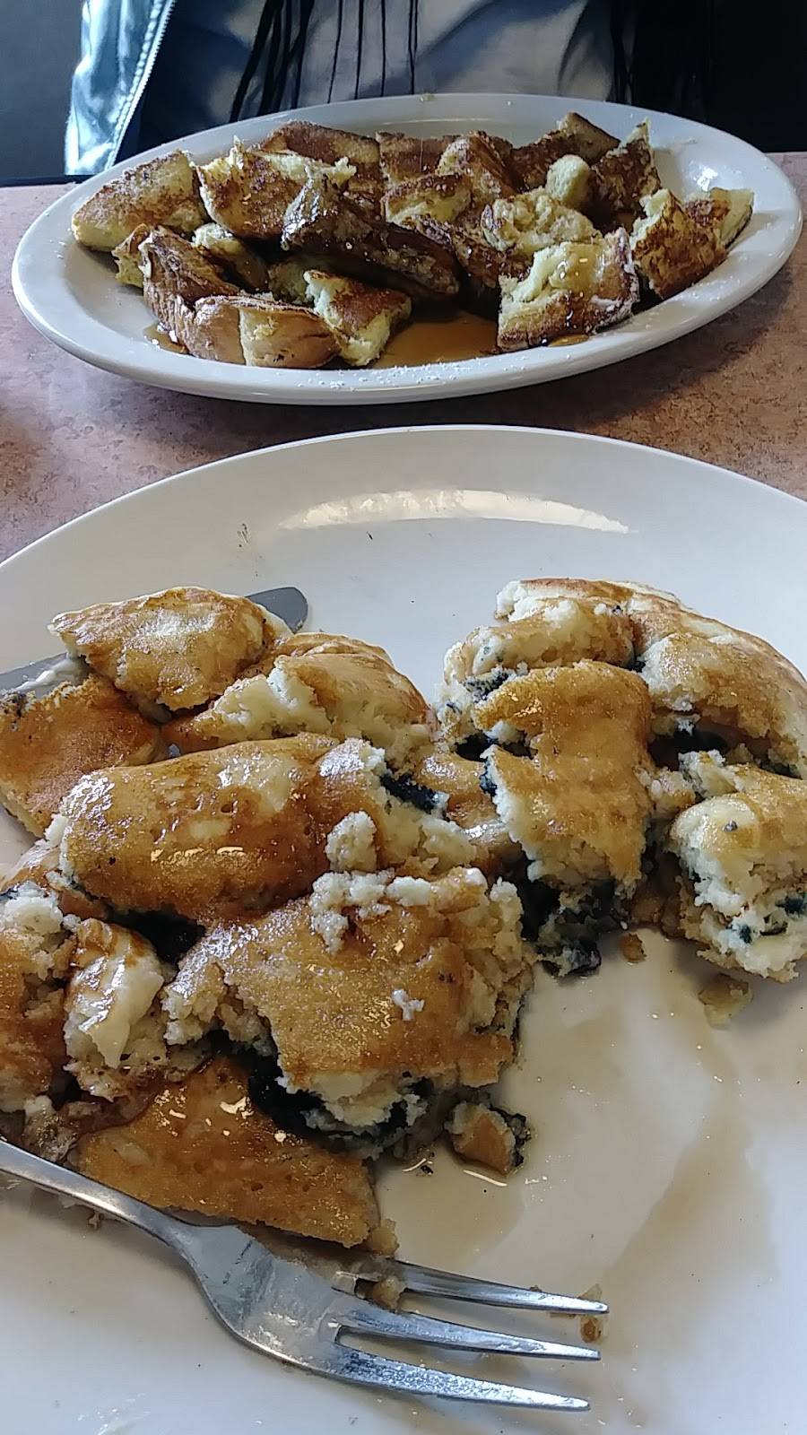 Elliotts Restaurant | restaurant | 4501 Pennell Rd, Aston, PA 19014, USA | 6104946365 OR +1 610-494-6365