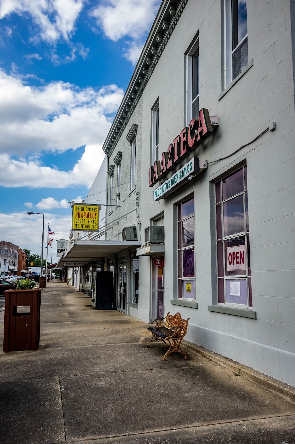 La Asteca | restaurant | 202 N Prairie St, Union Springs, AL 36089, USA | 3347383550 OR +1 334-738-3550