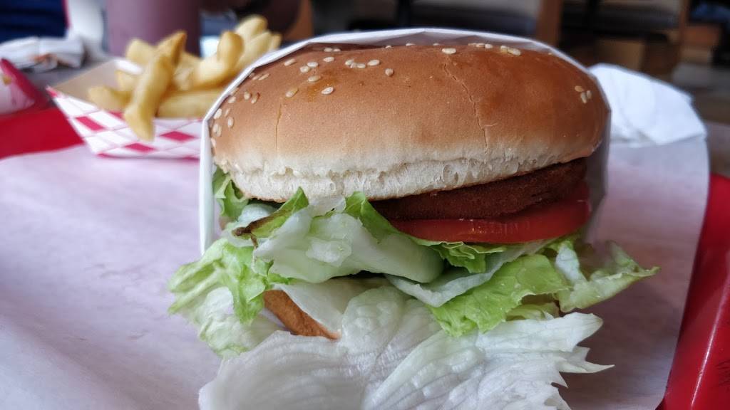 Omega Drive-In | restaurant | 309 W Chapman Ave, Orange, CA 92866, USA | 7145322022 OR +1 714-532-2022