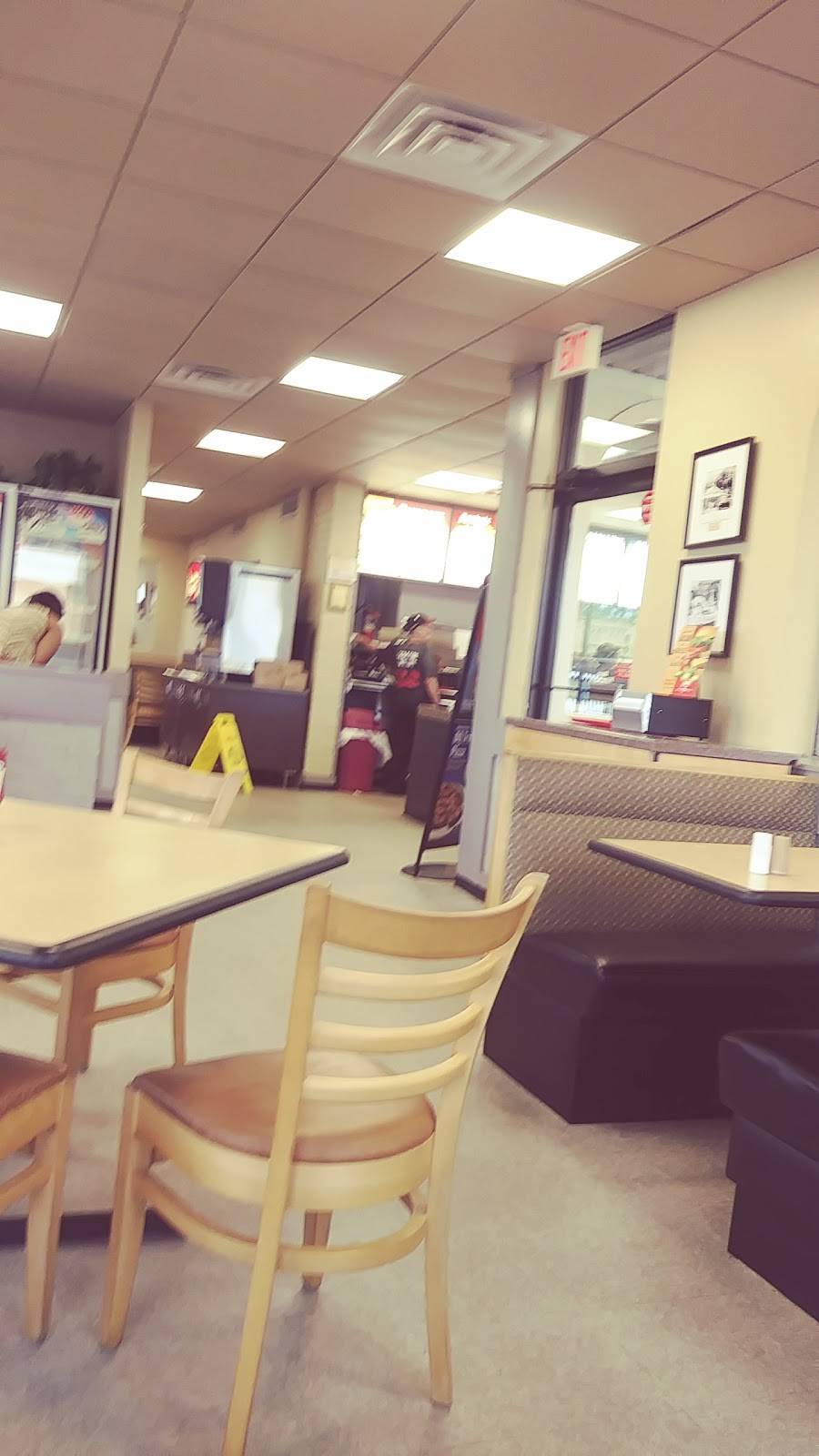 Dairy Queen Store | restaurant | 123 N 14th St, Nederland, TX 77627, USA | 4097273178 OR +1 409-727-3178