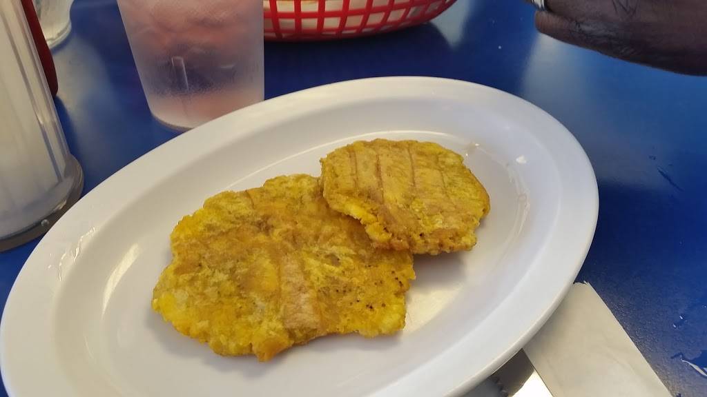 El Canal Cafe | restaurant | 8401 NW South River Dr, Medley, FL 33166, USA | 3058882485 OR +1 305-888-2485