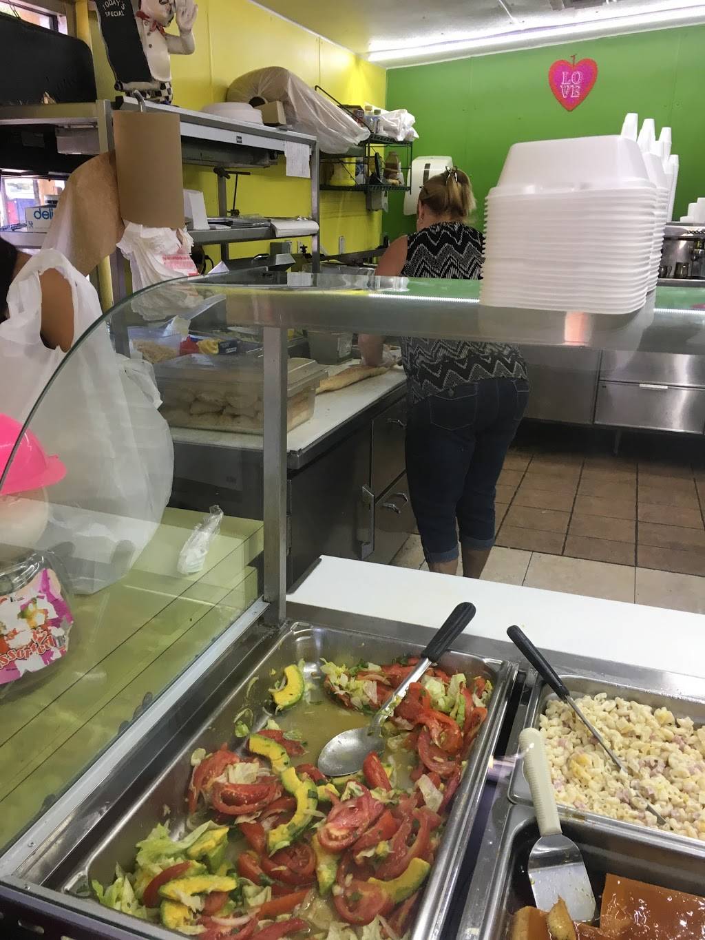 Cafe Artemisa | restaurant | 6807 N Manhattan Ave, Tampa, FL 33614, USA | 8138899119 OR +1 813-889-9119