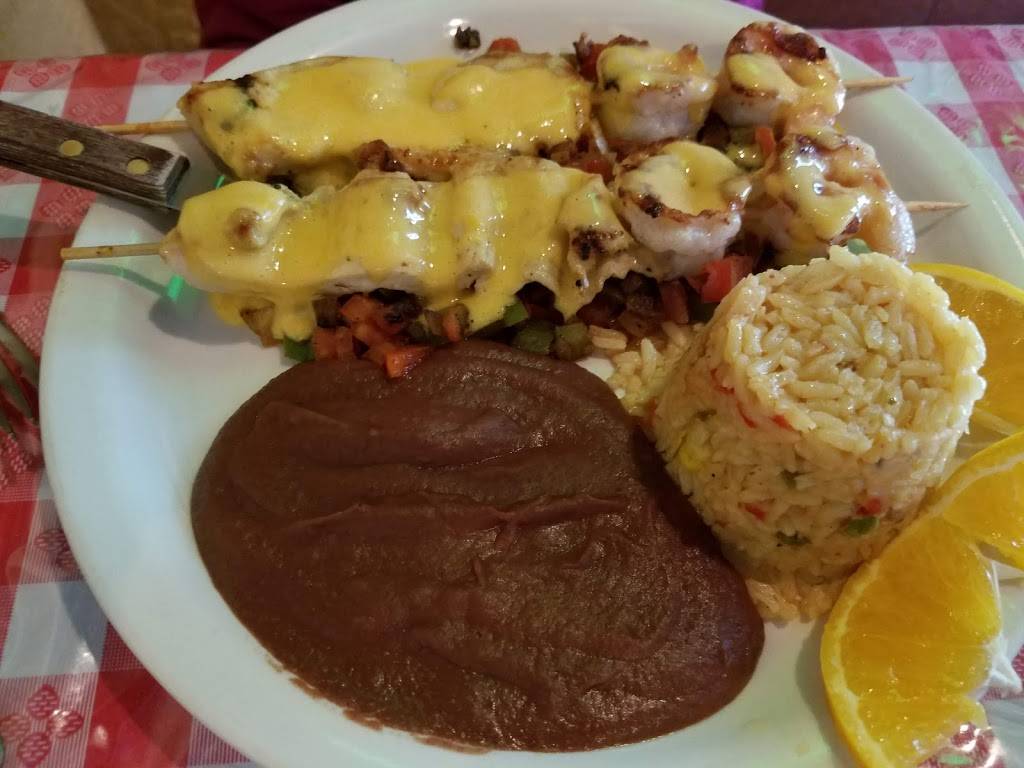 Salvadorian Cuisine and Pupuseria Salvadoreña | restaurant | 101 Kirkwood Square, Wilmington, DE 19808, USA | 3022304979 OR +1 302-230-4979