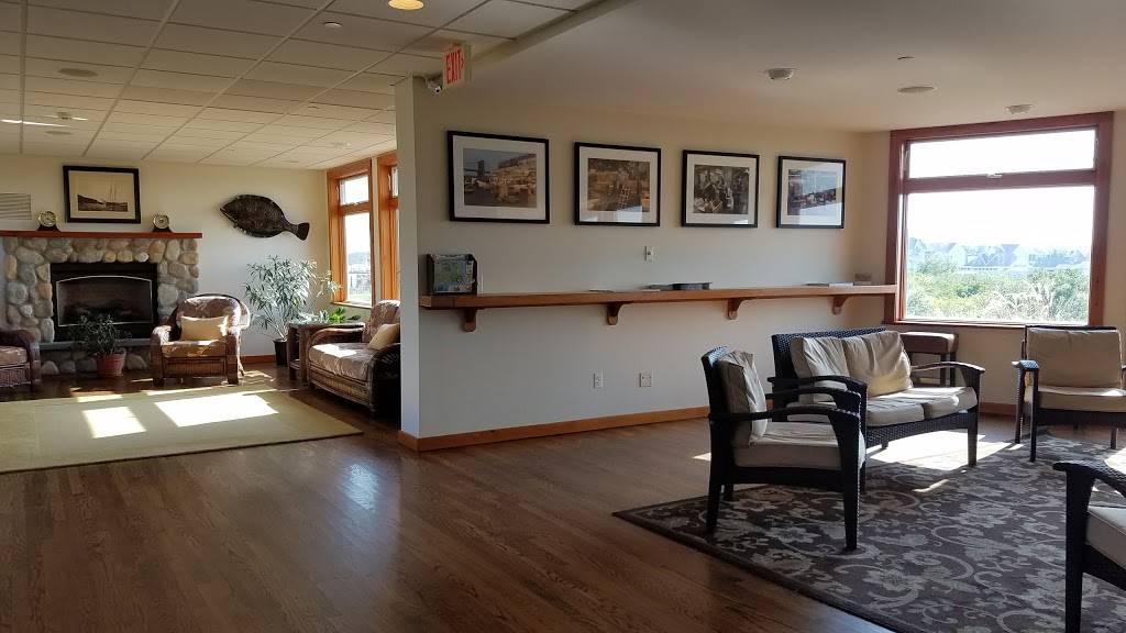 Inlet Seafood Restaurant | restaurant | 541 E Lake Dr, Montauk, NY 11954, USA | 6316684272 OR +1 631-668-4272