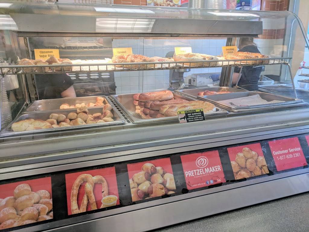 Pretzelmaker | restaurant | 520 Del Monte Center, Monterey, CA 93940, USA | 8316460243 OR +1 831-646-0243