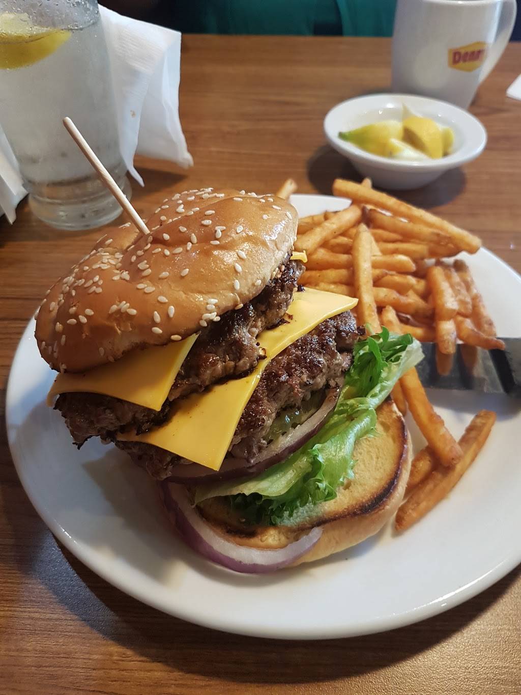 Dennys | restaurant | 5751 Sunset Blvd, Los Angeles, CA 90028, USA | 3234648435 OR +1 323-464-8435