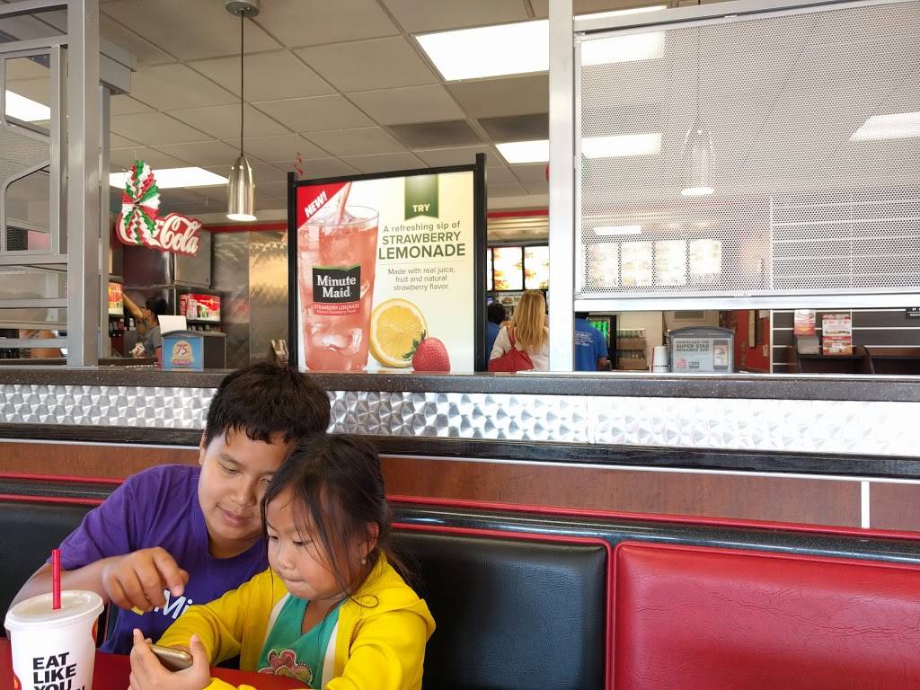 Carls Jr. | restaurant | 20425 Newhall Ave, Newhall, CA 91321, USA | 6612599286 OR +1 661-259-9286