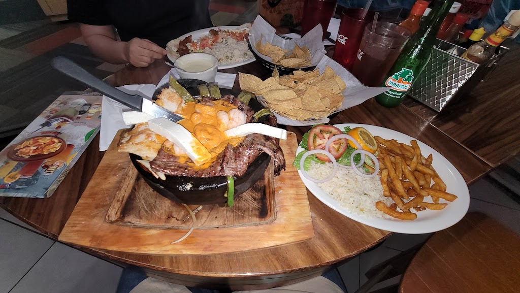 El Malecon | restaurant | 4101 E 42nd St C-7, Odessa, TX 79762, USA | 4325303144 OR +1 432-530-3144
