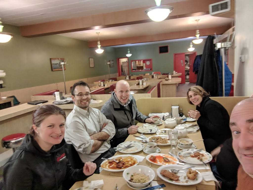 Black & White Restaurant & Soda Bar | restaurant | 252 St Andrew St W, Fergus, ON N1M 1N7, Canada | 5198431140 OR +1 519-843-1140