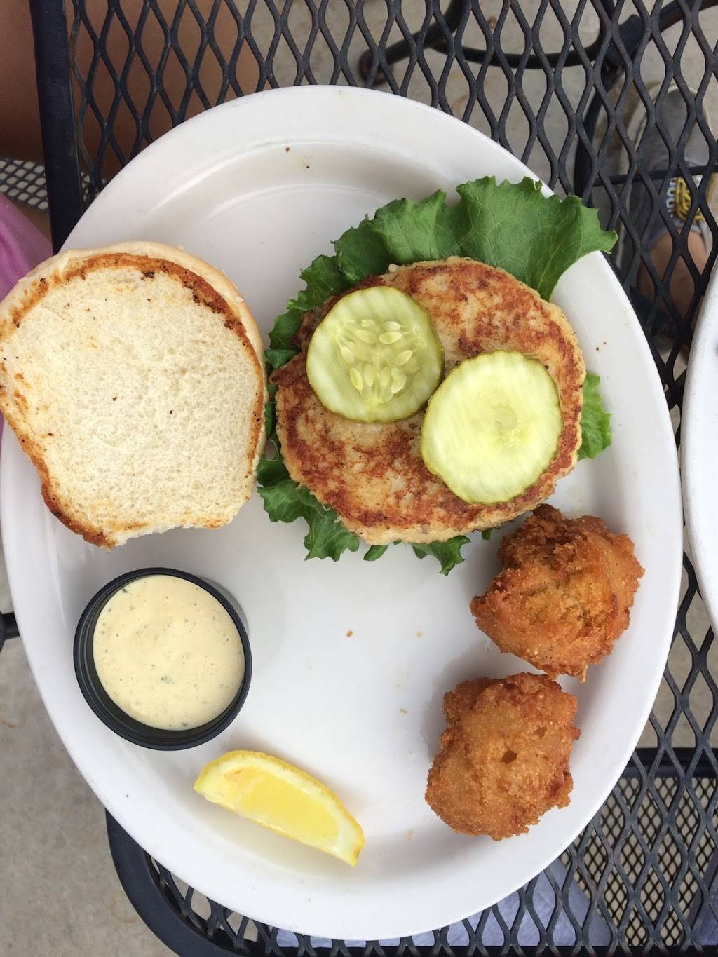 Zachrys Seafood Restaurant | restaurant | 415 Palisade Dr, Brunswick, GA 31523, USA | 9122659080 OR +1 912-265-9080