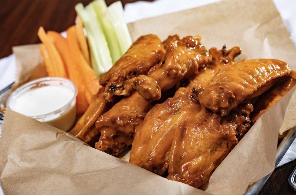 Division Street Tap | restaurant | 1419 N 15th Ave, Melrose Park, IL 60160, USA | 7082238928 OR +1 708-223-8928