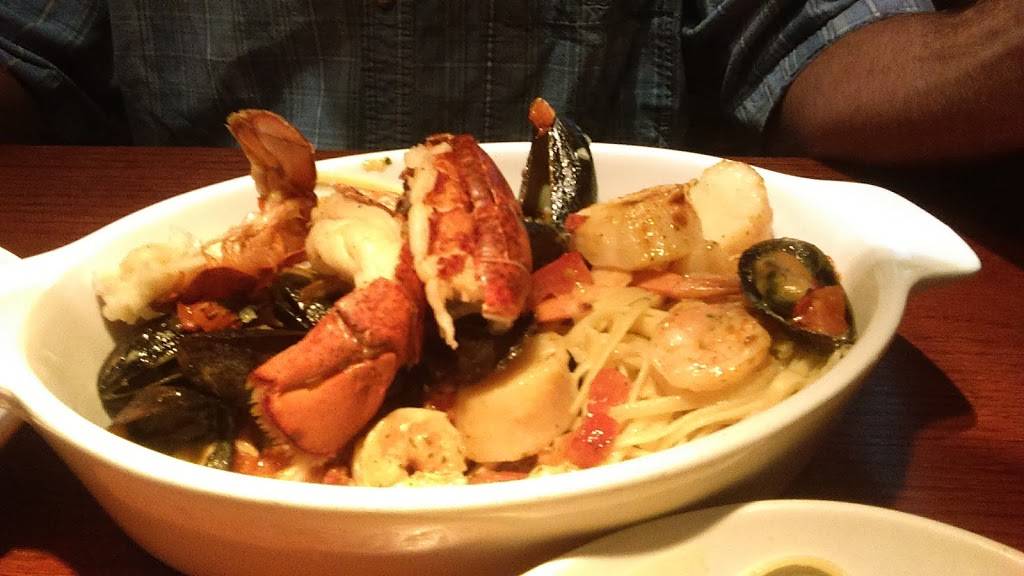 Red Lobster | restaurant | 4220 24th Ave, Fort Gratiot Twp, MI 48059, USA | 8103858773 OR +1 810-385-8773