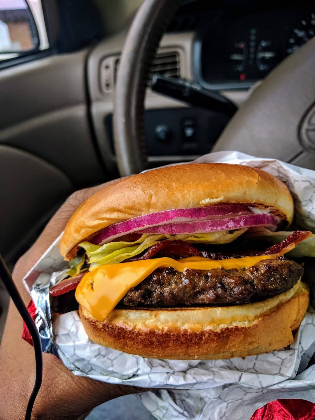 Wendys | restaurant | 1105 Main St, Stratford, CT 06615, USA | 2033869330 OR +1 203-386-9330