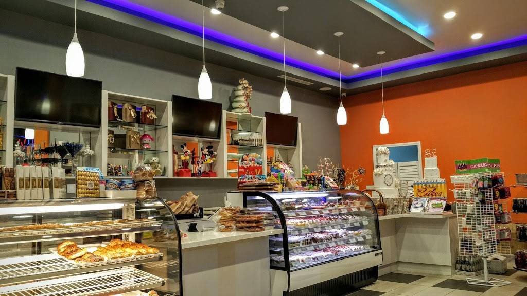 Hayks Cake House | bakery | 13521 Sherman Way, Van Nuys, CA 91405, USA | 8186163002 OR +1 818-616-3002