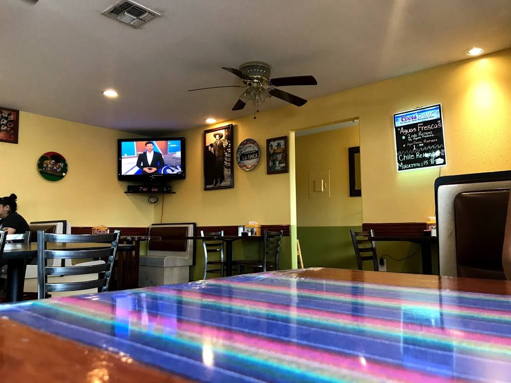 Taqueria La Finca | restaurant | 2640 W Main St, Port Lavaca, TX 77979, USA | 3615526515 OR +1 361-552-6515