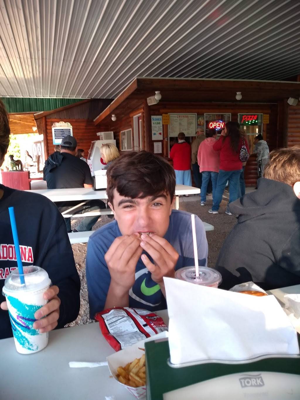 Crusins | restaurant | 476 N Sage Lake Rd, Hale, MI 48739, USA | 9894739256 OR +1 989-473-9256