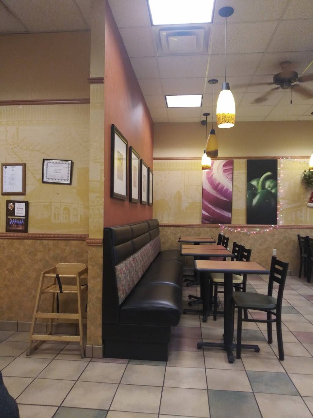 Subway | restaurant | 2 Ray Ave, Fitchburg, MA 01420, USA | 9783450138 OR +1 978-345-0138