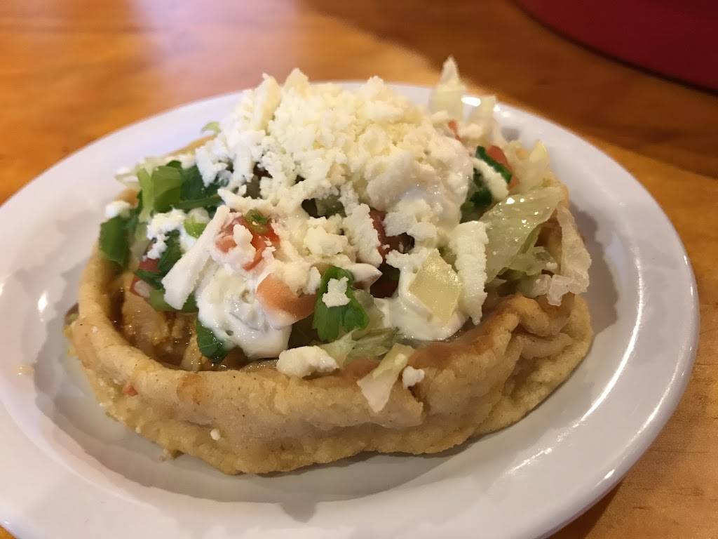 The King Crawfish Shack | restaurant | 3137 Gulfway Dr, Port Arthur, TX 77642, USA | 4099852393 OR +1 409-985-2393