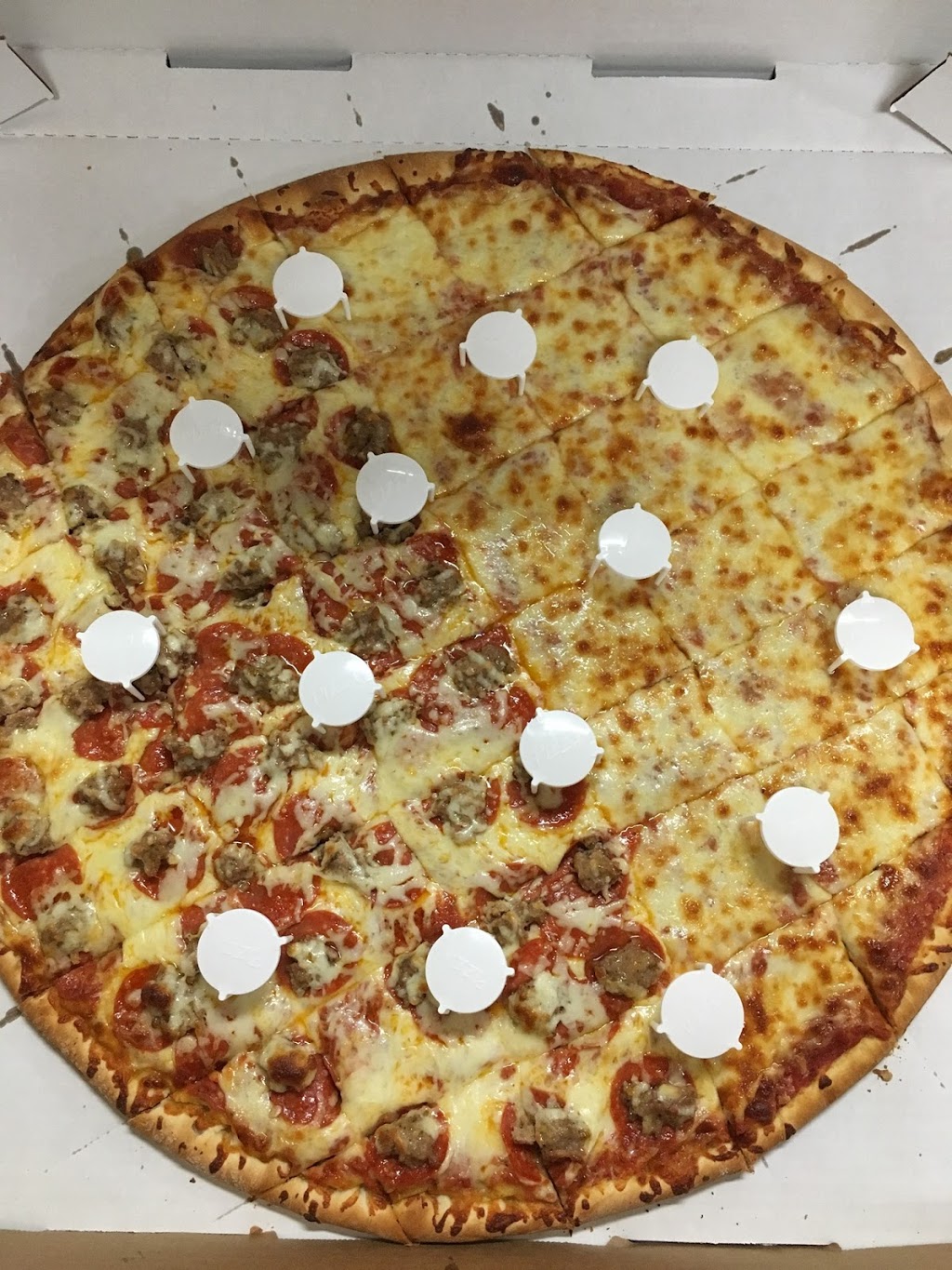 Toppings Pizza | restaurant | 312 E Main St, Streator, IL 61364, USA | 8156726868 OR +1 815-672-6868