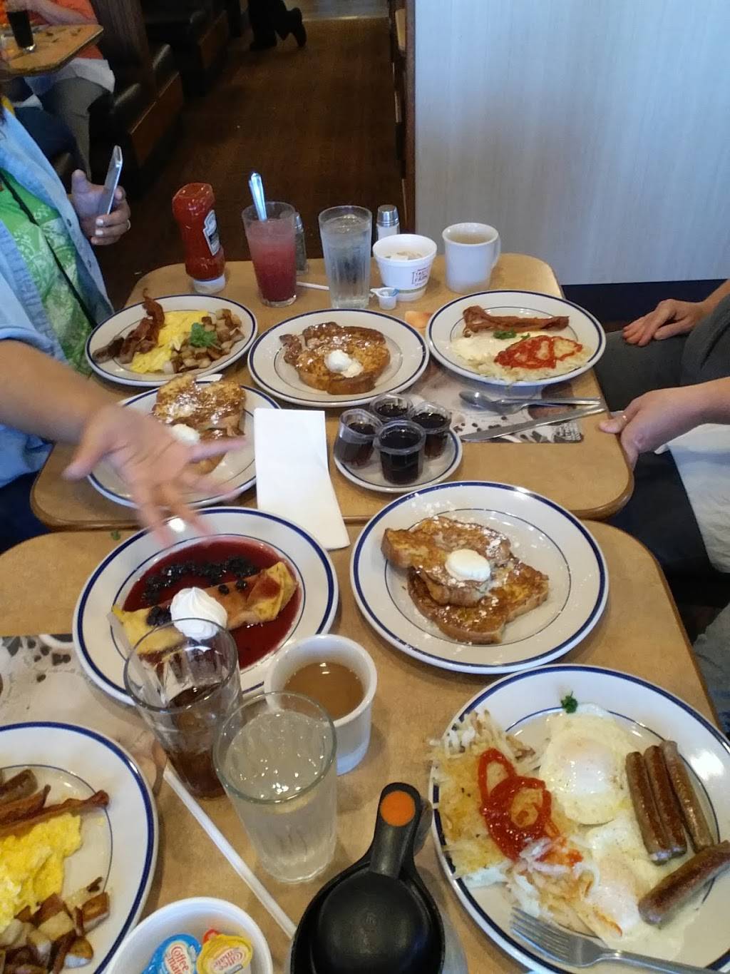 Bob Evans | restaurant | 1417 W McGalliard Rd, Muncie, IN 47304, USA | 7652847669 OR +1 765-284-7669