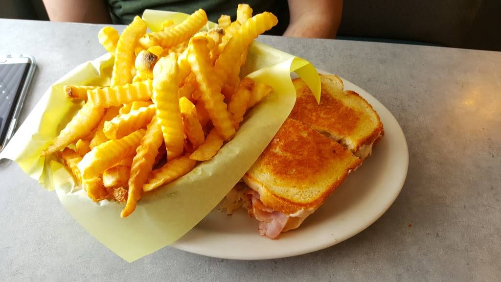 Carols Corner Cafe | cafe | 7800 NE St Johns Rd #1021, Vancouver, WA 98665, USA | 3605736357 OR +1 360-573-6357