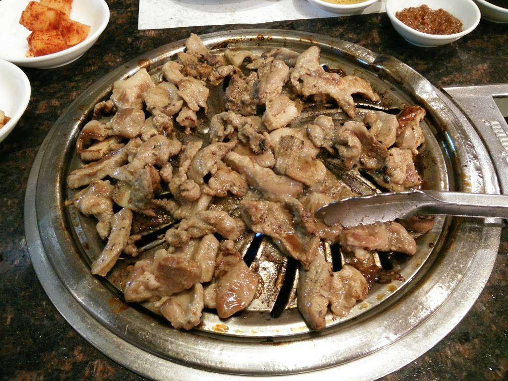 Woori Village | restaurant | 8526 W Golf Rd, Niles, IL 60714, USA | 8479668990 OR +1 847-966-8990
