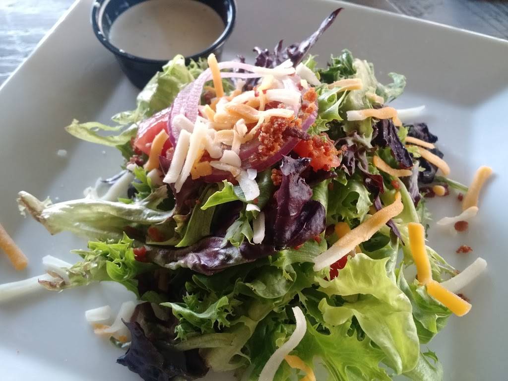 Tavern on 17th | restaurant | 1611 Dusty Miller Lane #305, Wilmington, NC 28412, USA | 9107651157 OR +1 910-765-1157