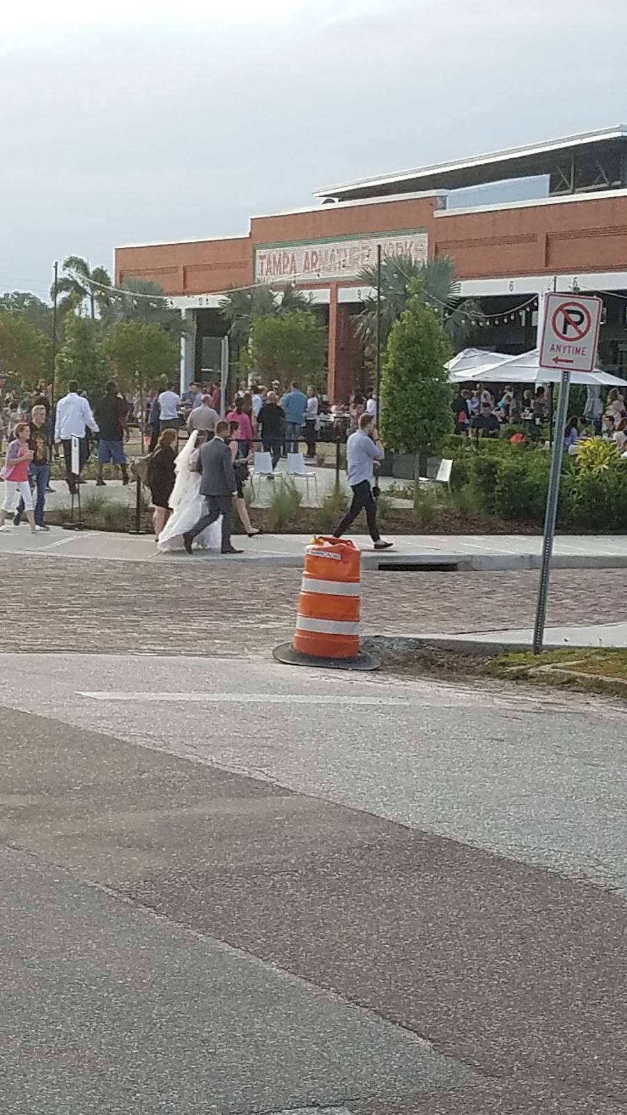 Heights Public Market | restaurant | 1910 N Ola Ave, Tampa, FL 33602, USA | 8132503725 OR +1 813-250-3725