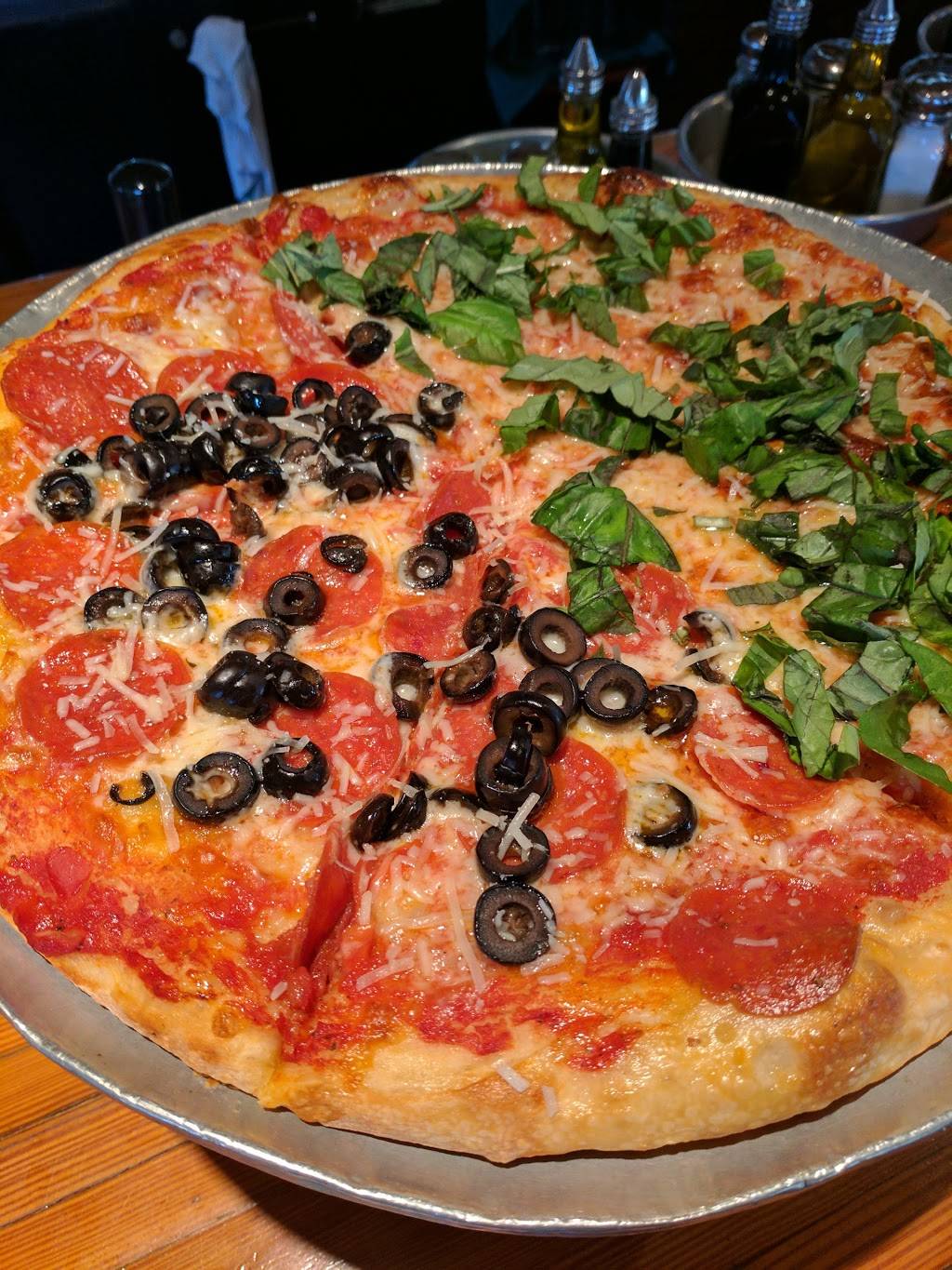 Allegro Pizzeria | restaurant | Big Sur Barn, 3770 The Barnyard, Carmel-By-The-Sea, CA 93923, USA | 8316265454 OR +1 831-626-5454