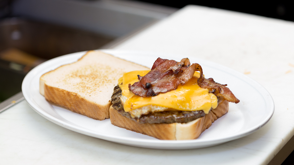 Remington Grill Burgers & BBQ | restaurant | 309 S Bickett Blvd, Louisburg, NC 27549, USA | 9194967005 OR +1 919-496-7005