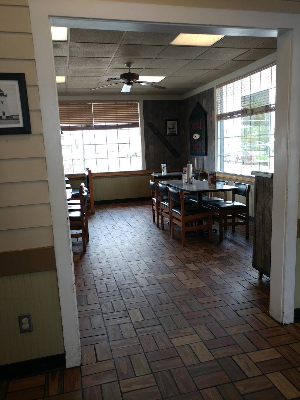 Captain Ds | restaurant | 509 Maccorkle Ave, St Albans, WV 25177, USA | 3047223946 OR +1 304-722-3946